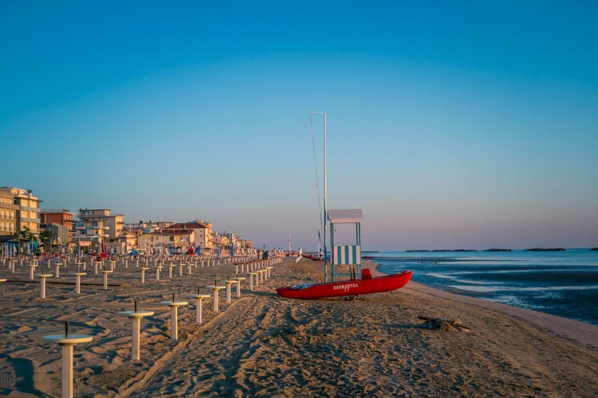 Hotel Cevoli Bellaria-Igea Marina Esterno foto